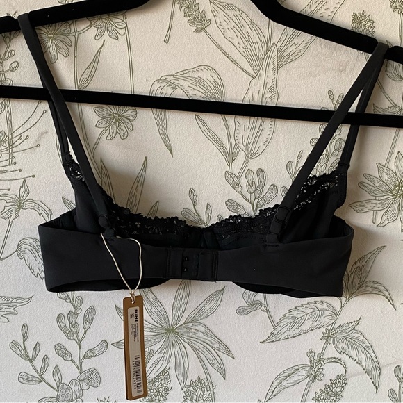 Skims Fits Everybody unlined underwire Lace Scoop Bra Onyx Black NWT 32D - Picture 8 of 8